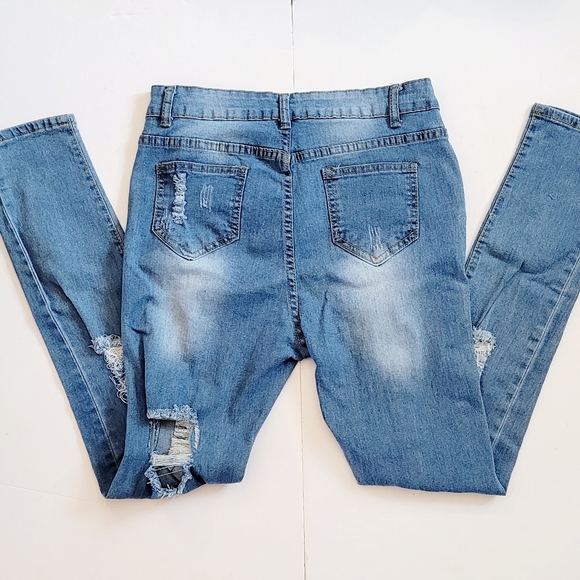 NWOT distressed Jeans - Picture 6 of 10